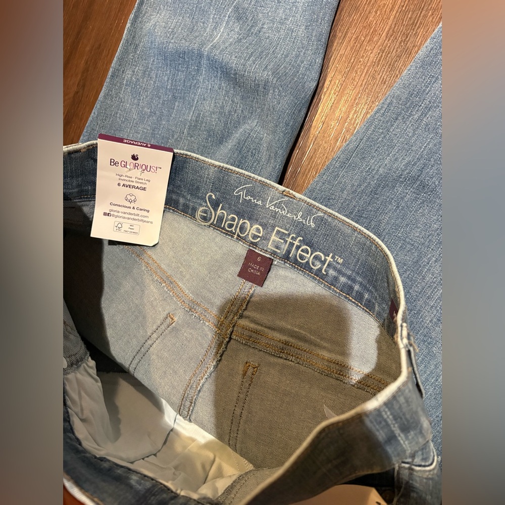 Gloria Vanderbilt Petite Shape Effect Flare Tummy-Control Jeans - Picture 7 of 8